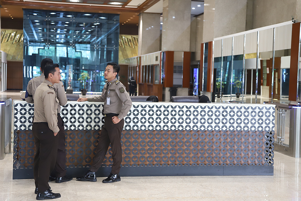 Aksi Unjuk Rasa, Sekjen DPR Keluarkan Kebijakan WFH Suasana kawasan DPR tampak sepi ketika Sekjen DPR keluarkan kebijakan WFH. (BeritaNasional/Elvis Sendouw)