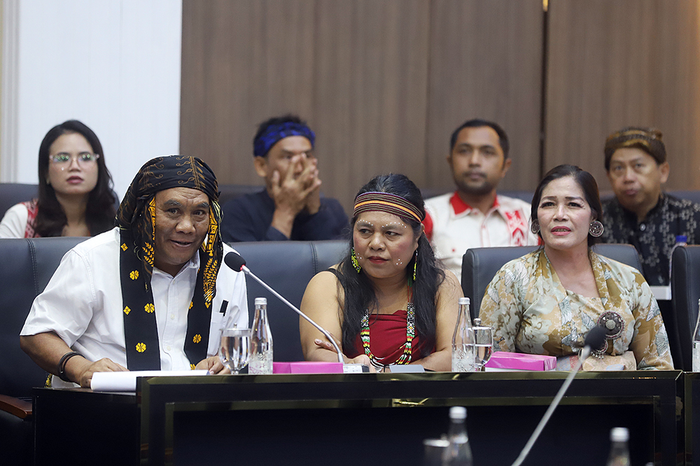 Rapat dengar pendapat masyarakat adat bersama Baleg. (BeritaNasional/Elvis Sendouw)