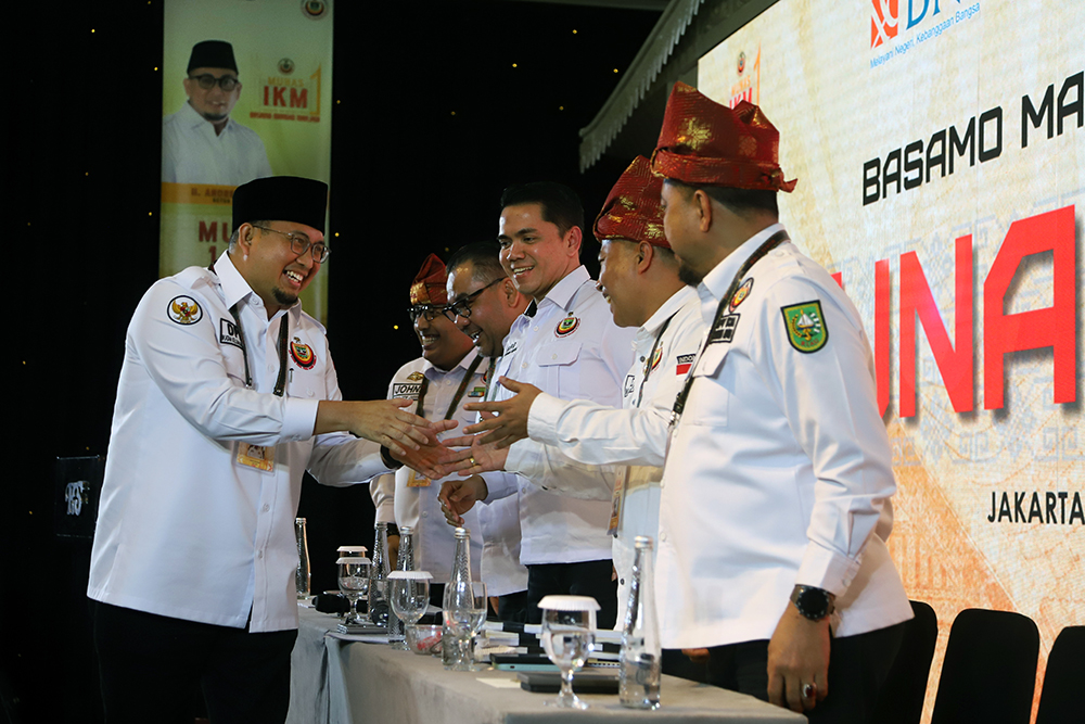 Andre Rosiade Terpilih Jadi Ketum IKM 2025-2030 Andre Rosiade terpilih secara aklamasi sebagai Ketua Umum Ikatan Keluarga Minang (IKM) periode 2025-2030. (BeritaNasional/Elvis Sendouw)