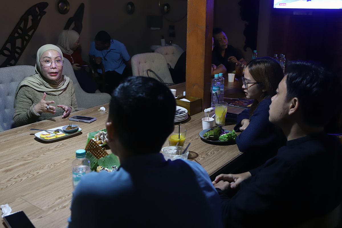 Anggota Komisi III DPR RI Fraksi NasDem, Lola Nelria silaturahmi bersama jurnalis buka puasa bersama. (BeritaNasional/Elvis Sendouw)