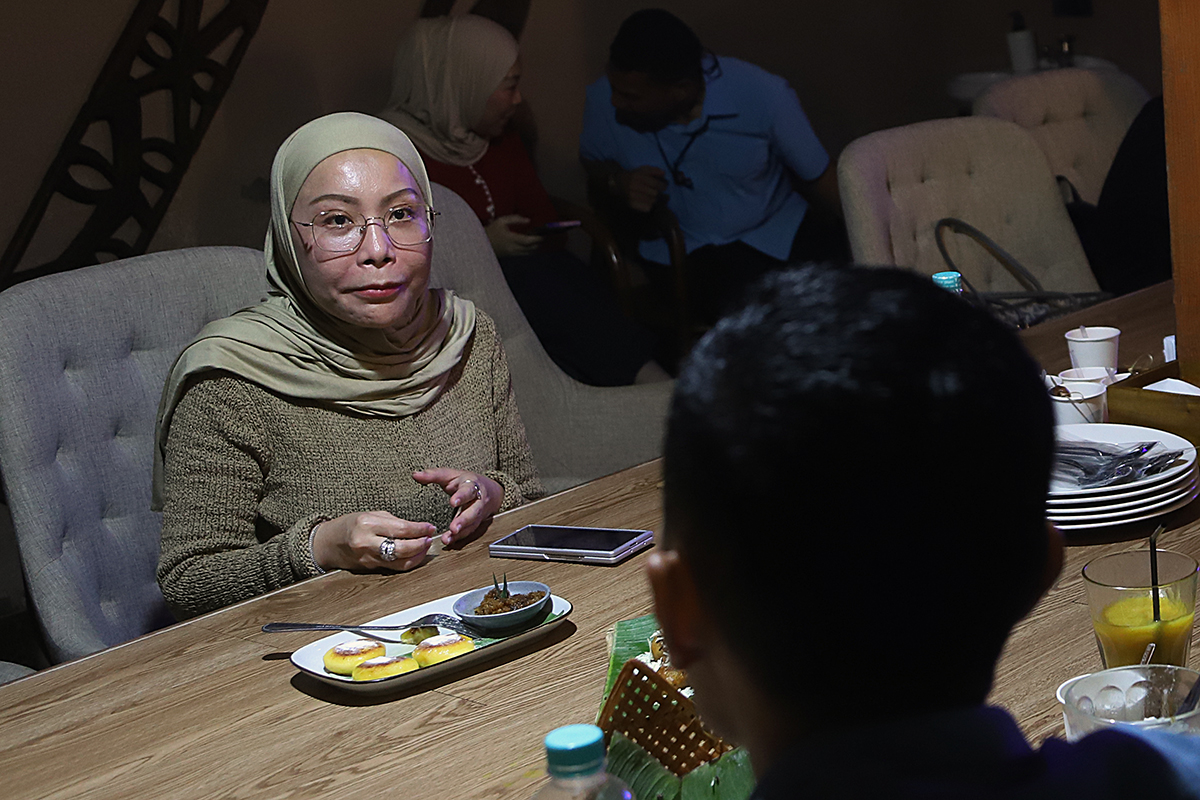 Anggota Komisi III DPR RI Fraksi NasDem, Lola Nelria silaturahmi bersama jurnalis buka puasa bersama. (BeritaNasional/Elvis Sendouw)