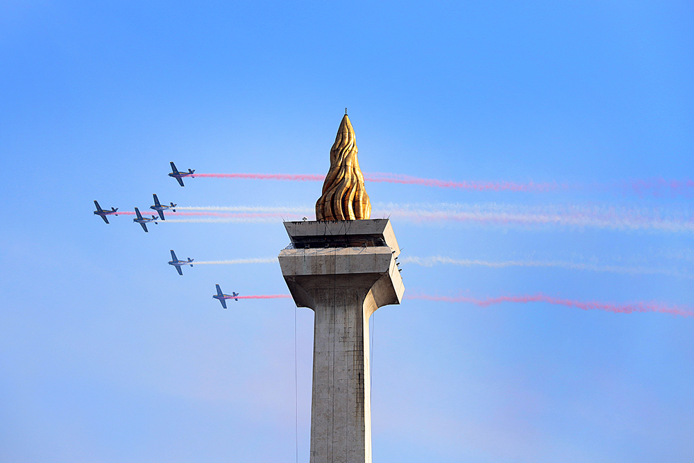 Atraksi 3 matra TNI di silang Monas pada HUT TNI ke 80. (BeritaNasional/Elvis Sendouw)