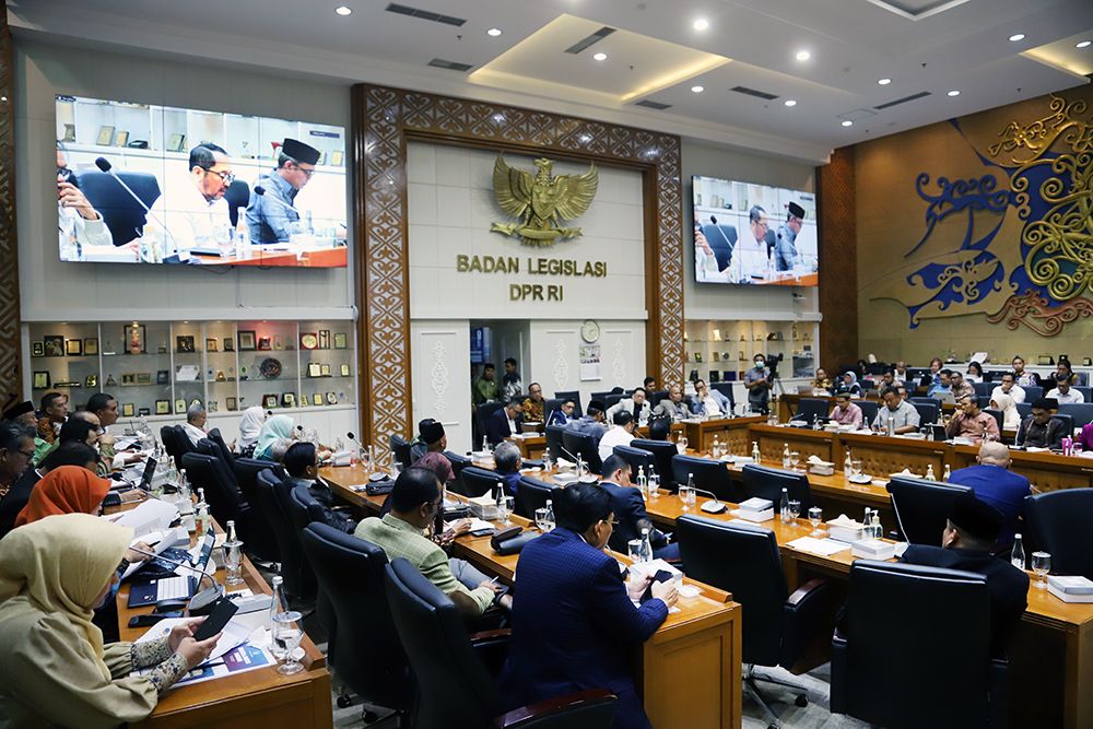 Rapat Pleno Badan Legislasi DPR RI bahas evaluasi Prolegnas RUU Tahun 2020-2024 dan persiapan penyusunan Prolegnas RUU tahun 2025-2029 serta Prolegnas RUU Prioritas Tahun 2025. (BeritaNasional/Elvis Sendouw)