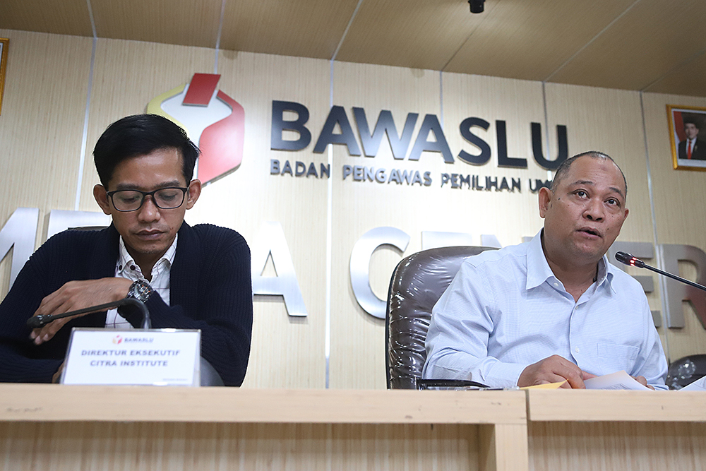 Bawaslu RI menggelar diskusi publik dengan tema “Menakar Peranan Bawaslu di Sengketa Pilkada, Pemerintah Daerah Baru Dilantik Serentak?” di Media Center Bawaslu. (BeritaNasional/Elvis Sendouw)