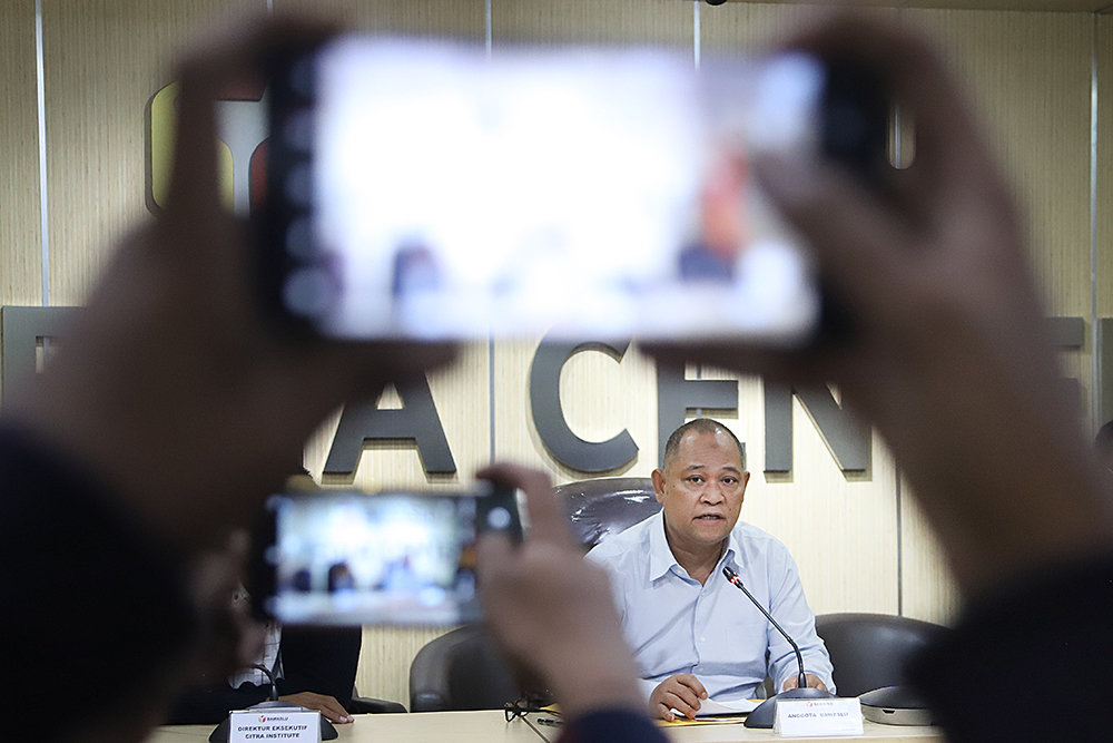 Bawaslu RI menggelar diskusi publik dengan tema “Menakar Peranan Bawaslu di Sengketa Pilkada, Pemerintah Daerah Baru Dilantik Serentak?” di Media Center Bawaslu. (BeritaNasional/Elvis Sendouw)