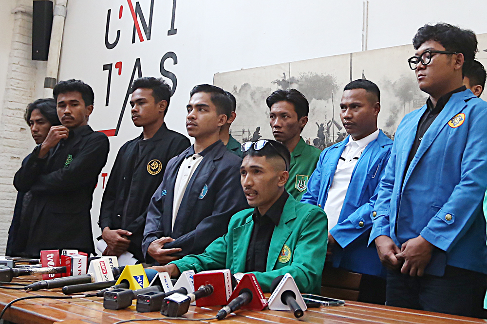 Aliansi mahasiswa yang tergabung dalam Badan Eksekutif Mahasiswa (BEM) Bersatu nyatakan sikap menolak gerakan mahasiswa ditunggangi kepentingan politik praktis. (BeritaNasional/Elvis Sendouw)