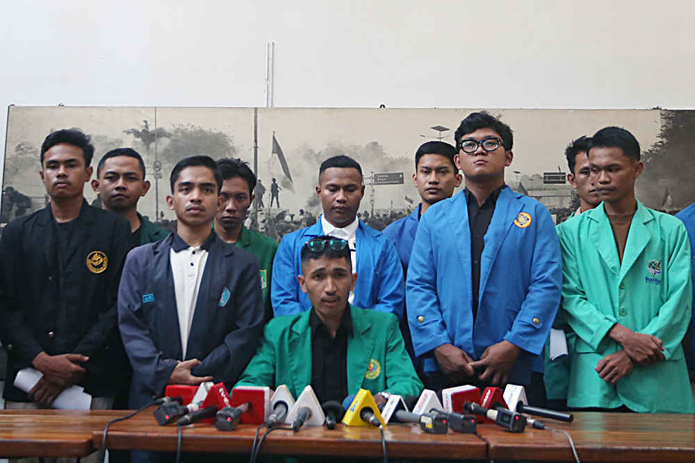 Aliansi mahasiswa yang tergabung dalam Badan Eksekutif Mahasiswa (BEM) Bersatu nyatakan sikap menolak gerakan mahasiswa ditunggangi kepentingan politik praktis. (BeritaNasional/Elvis Sendouw)