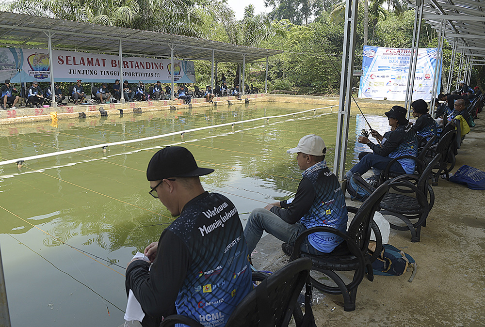 Wartawan Mancing Indonesia gelar giat sosial bagi warga Bogor, Jawa Barta. (BeritaNasional/Elvis Sendouw)