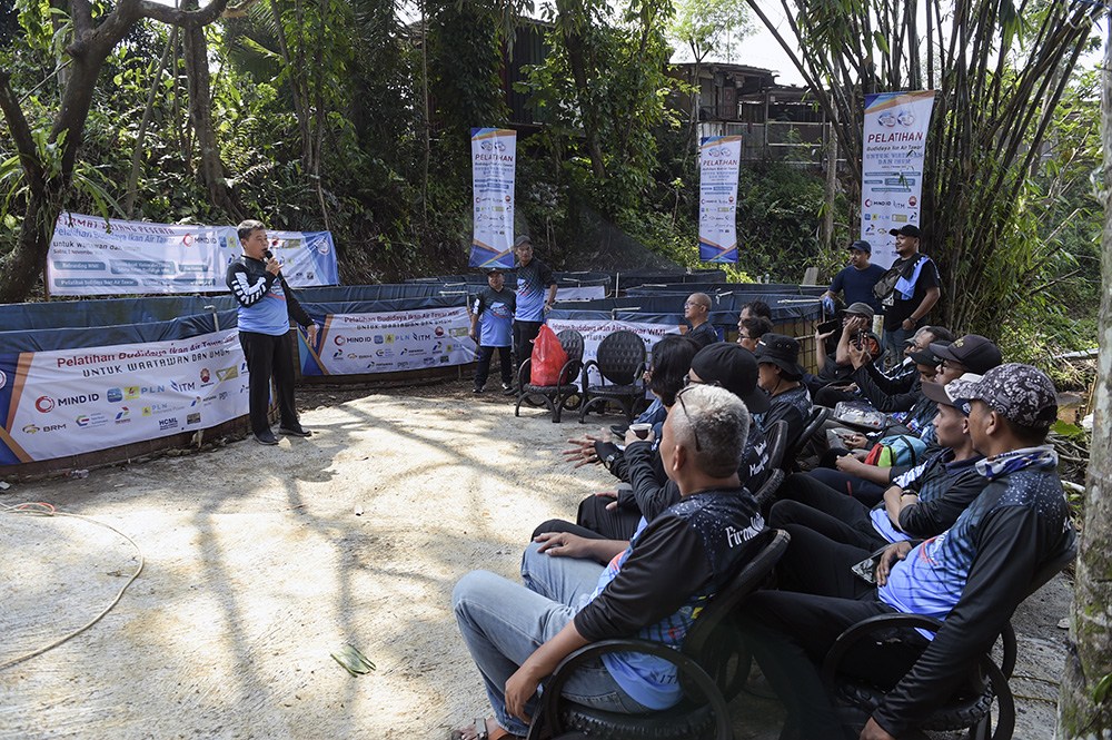 Wartawan Mancing Indonesia gelar giat sosial bagi warga Bogor, Jawa Barta. (BeritaNasional/Elvis Sendouw)