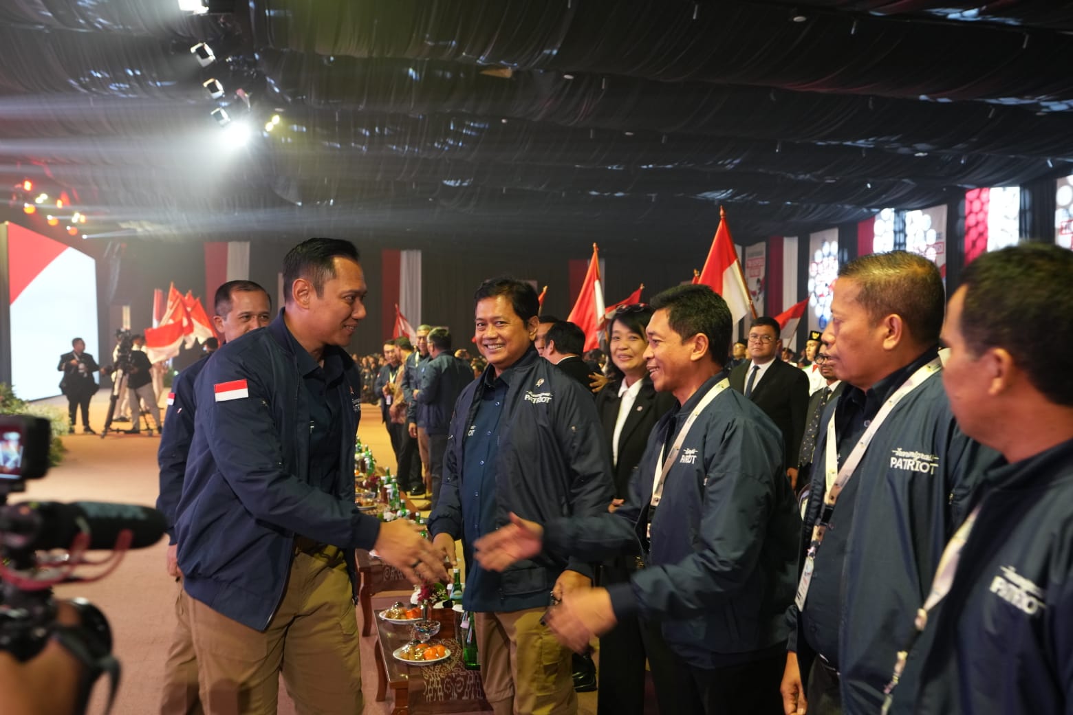 Bersama AHY, Wamen Viva Yoga Lepas Tim Ekspedisi Patriot ke 154 Kawasan Transmigrasi Pelepasan Tim Ekspedisi Patriot ke 154 kawasan transmigrasi yang terbentang dari Sabang, Aceh; hingga Merauke, Papua Selatan. (BeritaNasional/Elvis Sendouw/HO)