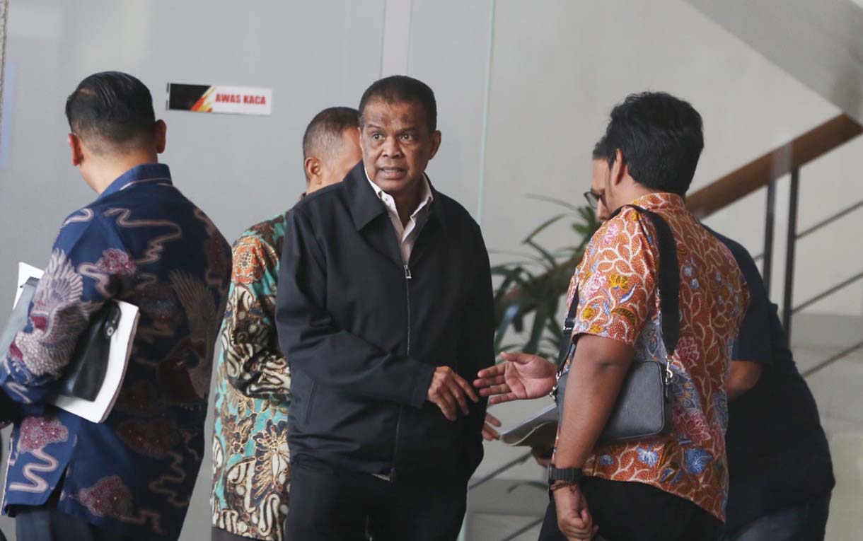Pemilik perusahaan perjalanan biro haji dan umrah PT Maktour Fuad Hasan Masyhur menyampaikan keterangan usai menjalani pemeriksaan di Gedung Merah Putih KPK, Jakarta, Kamis (18/6/2026). (Beritanasional.com/Oke Atmaja)