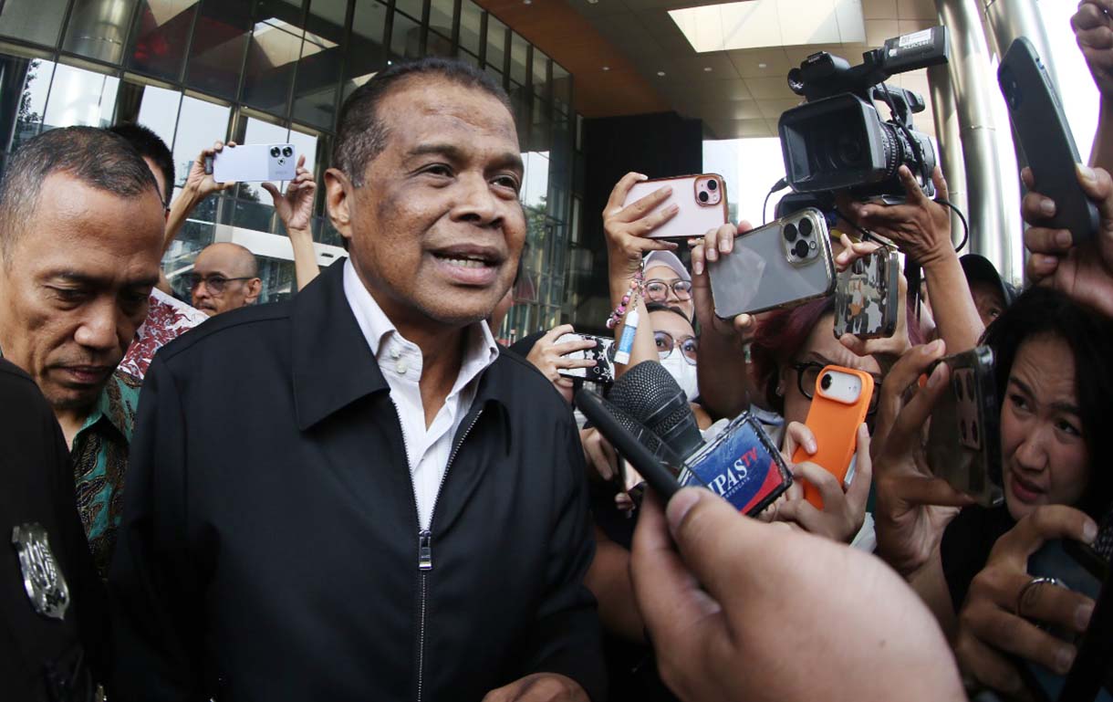 Pemilik perusahaan perjalanan biro haji dan umrah PT Maktour Fuad Hasan Masyhur menyampaikan keterangan usai menjalani pemeriksaan di Gedung Merah Putih KPK, Jakarta, Kamis (18/6/2026). (Beritanasional.com/Oke Atmaja)