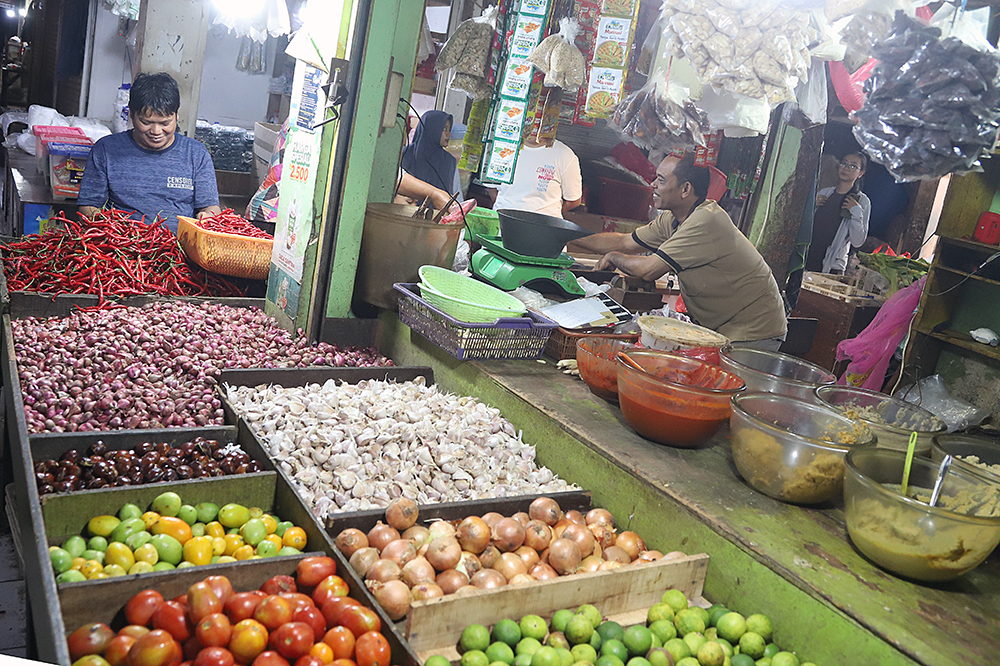 Suasana pasar di Depok. (BeritaNasional/Elvis Sendouw)