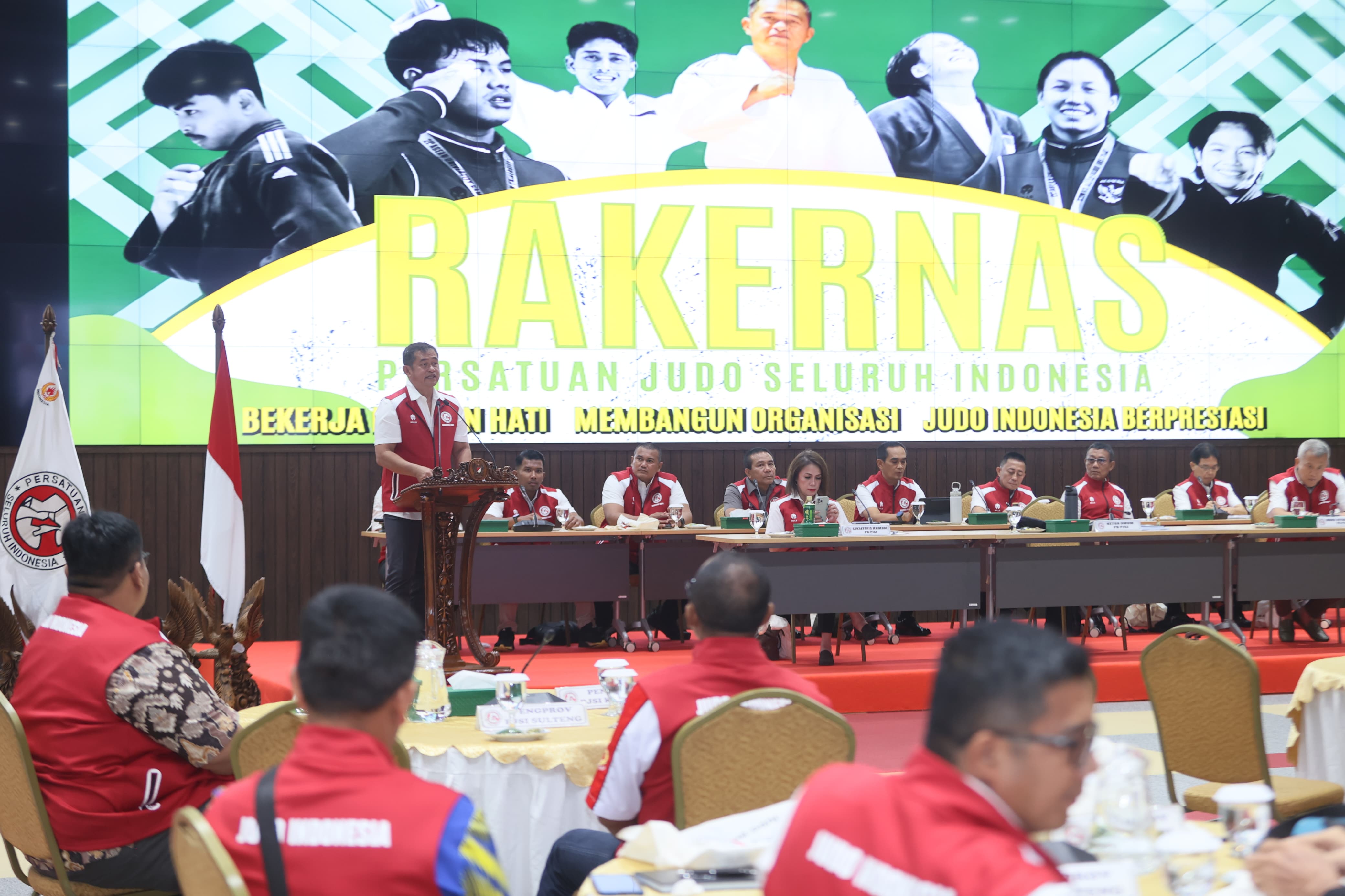 Kepala Staf Angkatan Darat (Kasad) Jenderal TNI Maruli Simanjuntak, membuka Rapat Kerja Nasional (Rakernas) Persatuan Judo Seluruh Indonesia (PJSI) 2024.  (BeritaNasional/Elvis Sendouw/HO Puspen TNI)