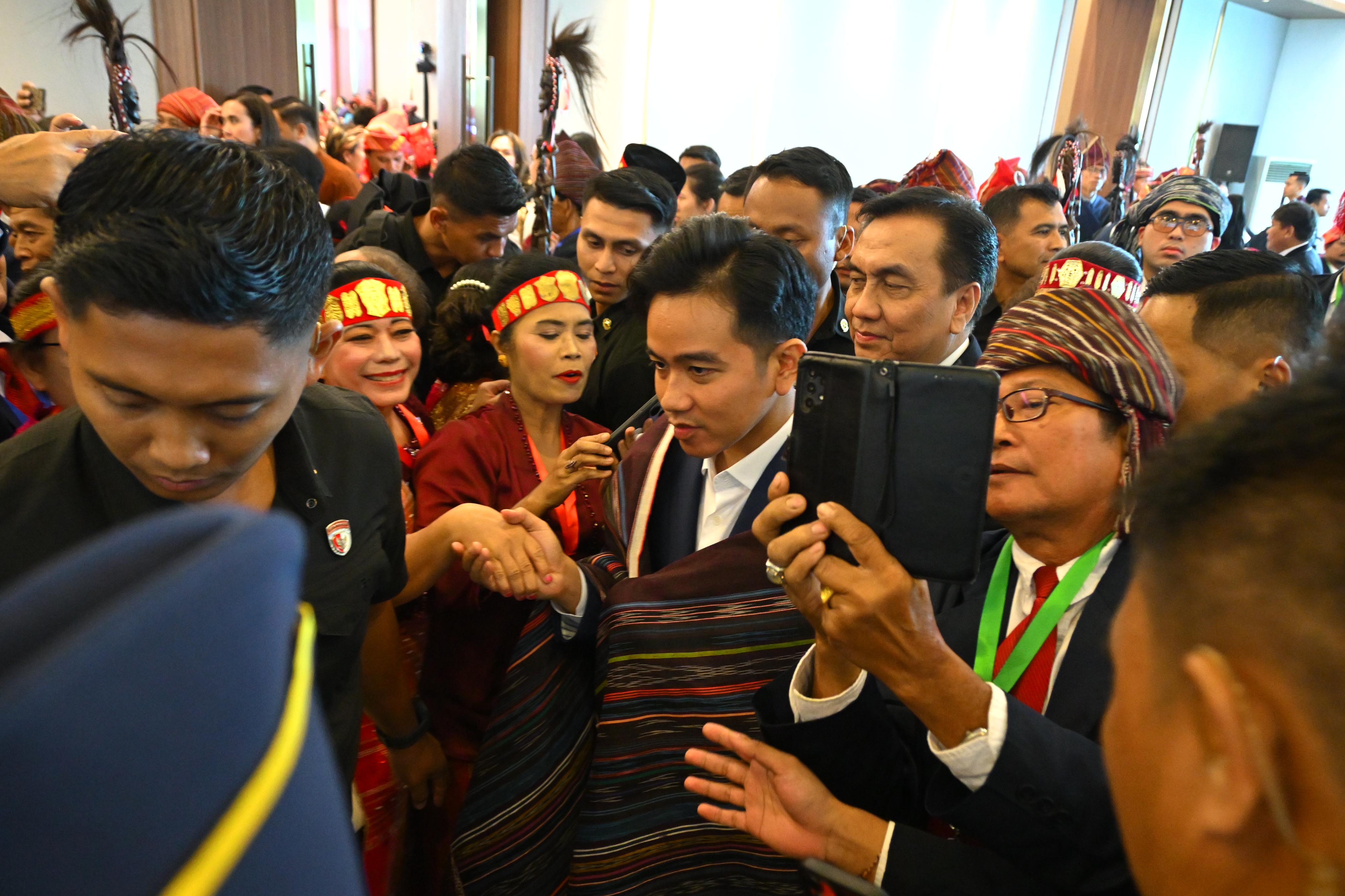 Buka Rakernas PSBI, Wapres Dorong Sinkronisasi Program dengan Agenda Nasional Wakil Presiden RI Gibran Rakabuming Raka membuka Rapat Kerja Nasional (Rakernas) Punguan Simbolon dohot Boruna Indonesia (PSBI) Tahun 2025 di Jakarta. (BeritaNasional/Elvis Sendouw/HO Setwapres)