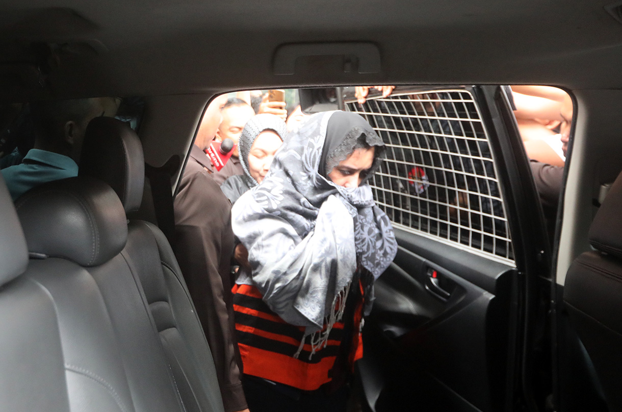 Bupati Pekalongan Fadia Arafiq, ditetapkan sebagai tersangka dan ditahan, usai menjalani pemeriksaan, di Gedung Merah Putih KPK, Jakarta, Rabu (4/3/2026).(Beritanasional.com/ho/Oke Atmaja)