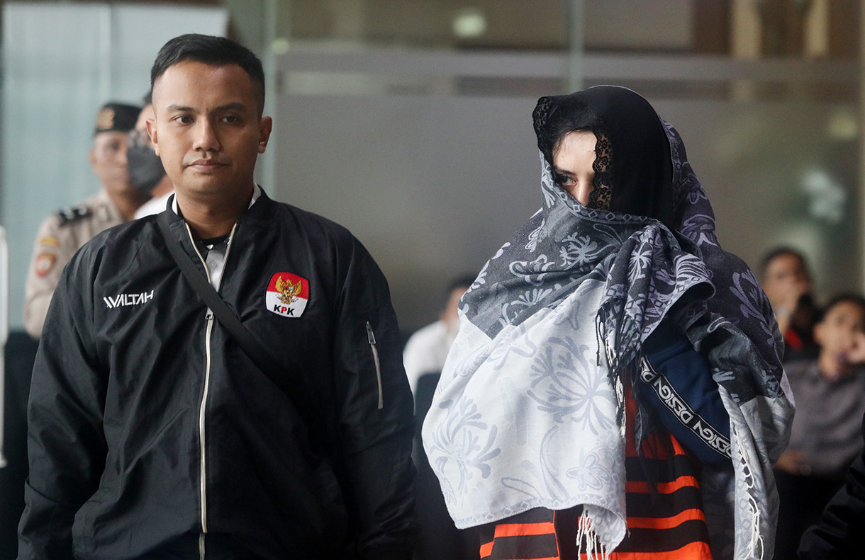 Bupati Pekalongan Fadia Arafiq, ditetapkan sebagai tersangka dan ditahan usai menjalani pemeriksaan, di Gedung Merah Putih KPK, Jakarta, Rabu (4/3/2026).(Beritanasional.com/ho/Oke Atmaja)
