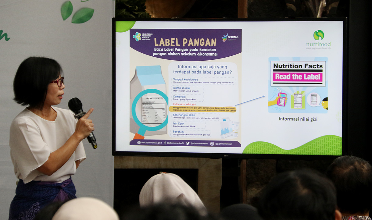 (dari kiri ke kanan) Direktur Pencegahan dan Pengendalian Penyakit Tidak Menular Kemenkes, Siti Nadia Tarmizi dan Head of Strategic Marketing, Nutrifood, Susana  dan Direktur of Southeast Asian Food and Agricultural Science and Technology (SEAFAST) Center IPB, Puspo Edi Giriwono  dalam media brifieng jelang hari Obesitas Sedunia di Jakarta, Selasa (3/3/2026).(Beritanasional.com/Oke Atmaja)