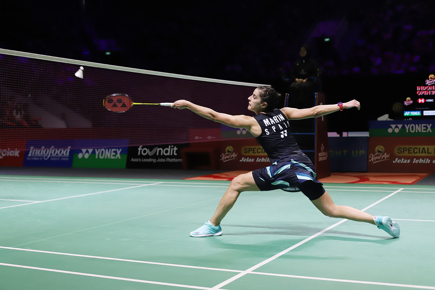 Pebulutangkis Tunggal Putri Spanyol Carolina Marin saat bertanding melawan Pebulutangkis Tunggal Putri China Chen Yu Fei pada semi final Indonesia Open 2024 di Istora, Jakarta, Sabtu (8/6/2024).(BeritaNasional.Com/Oke Atmaja)