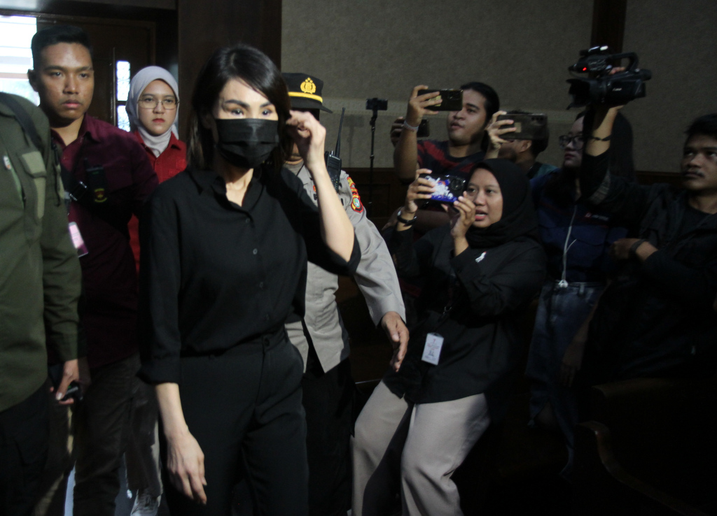 Terdakwa kasus korupsi dalam pengelolaan tata niaga komoditas timah Helena Lim  menjalani sidang perdana di Pengadilan Tindak Pidana Korupsi Jakarta pada Rabu, (21/8/2024).  (Berita Nasional.Com/Oke Atmaja)