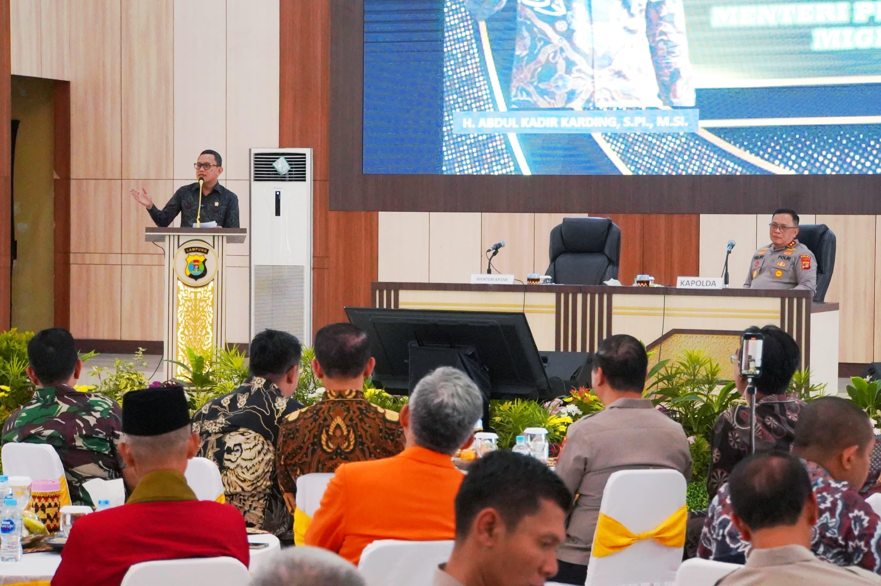 Deklarasi TPPO Menteri P2MI Bersama Polda Lampung Deklarasi bersama pencegahan pengiriman pekerja migran Indonesia (PMI) non prosedural atau ilegal dan Tindak Pidana Perdagangan Orang (TPPO) di Polda Lampung. (BeritaNasional/Elvis Sendouw/HO Hms P2MI)