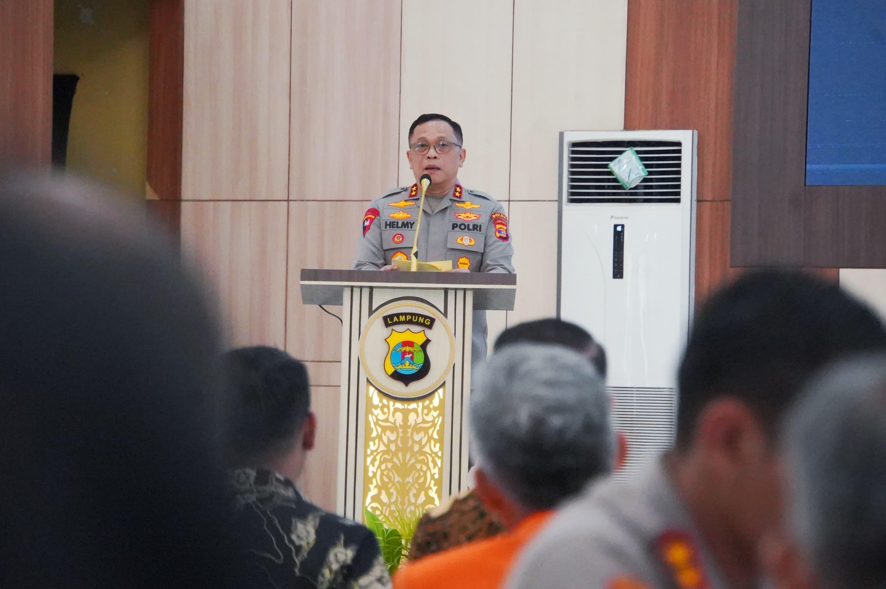 Deklarasi TPPO Menteri P2MI Bersama Polda Lampung Deklarasi bersama pencegahan pengiriman pekerja migran Indonesia (PMI) non prosedural atau ilegal dan Tindak Pidana Perdagangan Orang (TPPO) di Polda Lampung. (BeritaNasional/Elvis Sendouw/HO Hms P2MI)