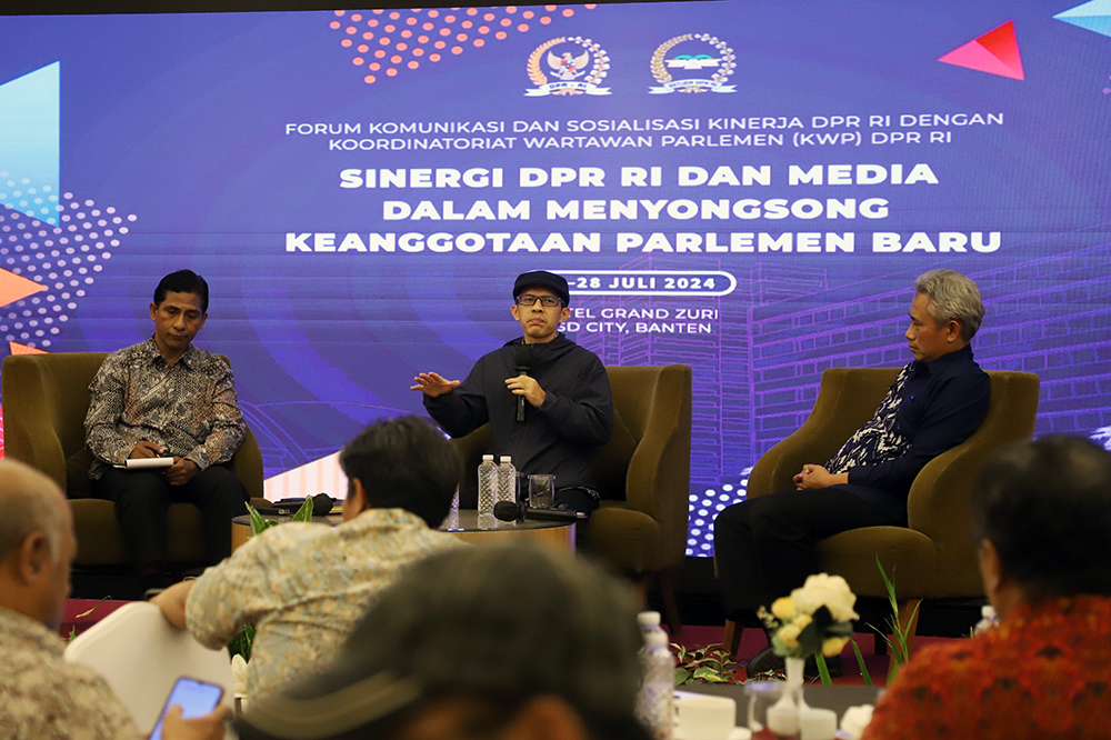 Forum Komunikasi dan Sosialisasi Kinerja DPR RI dengan Koordinatoriat Wartawan Parlemen (KWP) dan diskusi bertema "Sinergi DPR RI dengan Media Menyongsong Keanggotaan Parlemen Baru". (BeritaNasional/Elvis Sendouw)