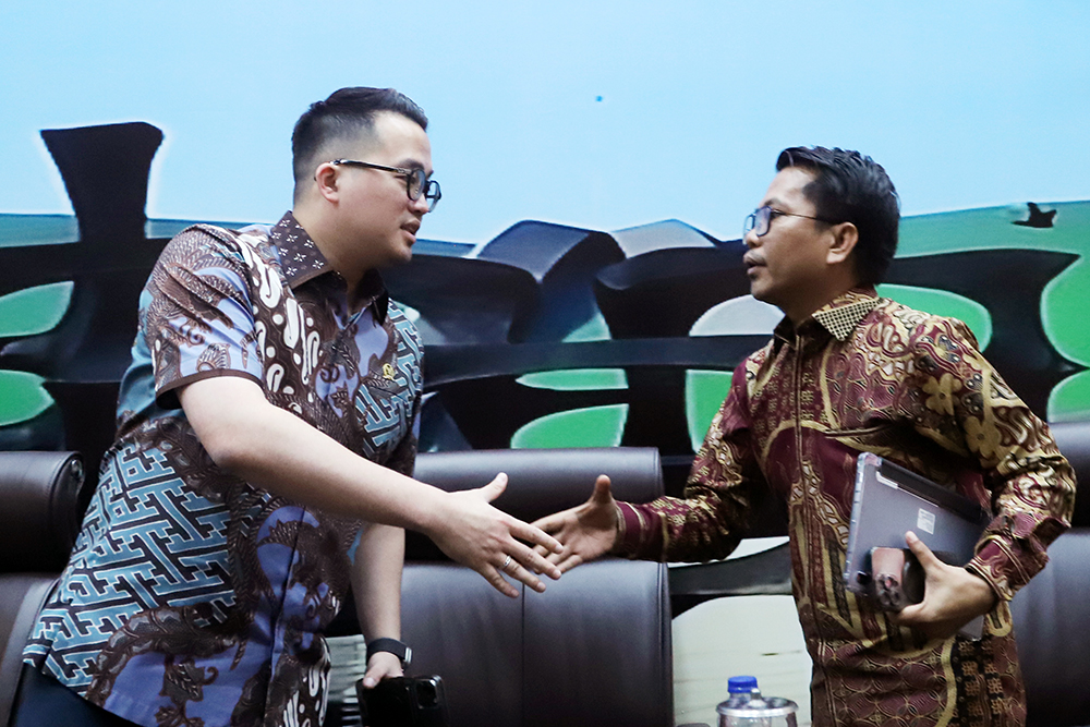 Diskusi Dialektika KWP Bersama DPR Bahas RUU Penyiaran Anggota Komisi I Fraksi Golkar DPR RI, Abraham Sridjaja (kiri) saat menyampaikan paparannya. (BeritaNasional/Elvis Sendouw)