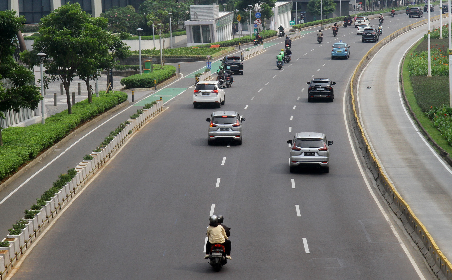 Sejumlah jalan protokol terlihat lengang dari kemacetan di sejumlah kawasan Jakarta, Selasa (9/4/2024). (BeritaNasional/Oke Atmaja)