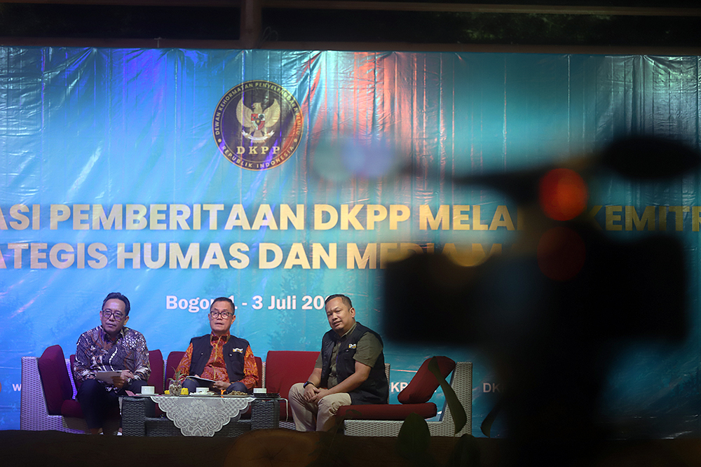 diskusi dengan tema "Rapat Fasilitasi Pemberitaan DKPP Melalui Kemitraan Strategis Humas dan Media Massa", di Safari Resort, Bogor, Jawa Barat. (BeritaNasional/Elvis Sendouw)
