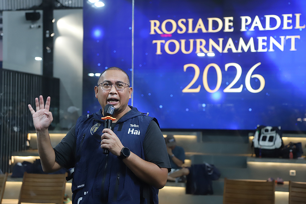 Ketua DPD Partai Gerindra Sumatera Barat (Sumbar) Andre Rosiade membuka Rosiade Padel Turnamen 2026. (BeritaNasional/Elvis Sendouw)