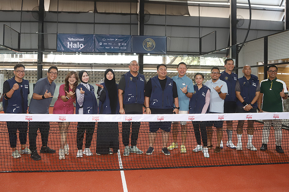 Ketua DPD Partai Gerindra Sumatera Barat (Sumbar) Andre Rosiade membuka Rosiade Padel Turnamen 2026. (BeritaNasional/Elvis Sendouw)