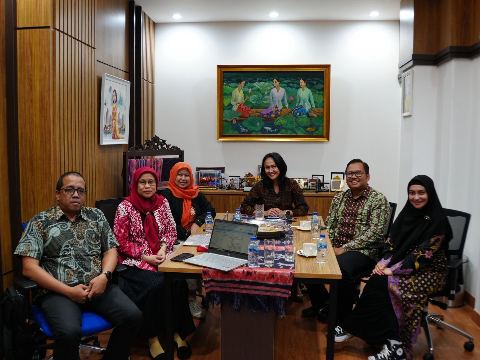 Dorong Penempatan Pekerja Migran Profesional, Wamen Christina Gandeng PT Binamandiri Wakil Menteri Pelindungan Pekerja Migran Indonesia (P2MI) menerima perwakilan Perusahaan Penempatan Pekerja Migran Indonesia (P3MI).(BeritaNasional/Elvis Sendouw/HO Hms P2MI)