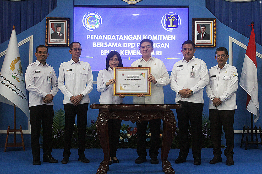 DPD Luncurkan Aplikasi Jaringan Dokumentasi dan Informasi Hukum Versi iOS DPD luncurkan Aplikasi Jaringan Dokumentasi dan Informasi Hukum (JDIH) versi iOS. (BeritaNasional/Elvis Sendouw)