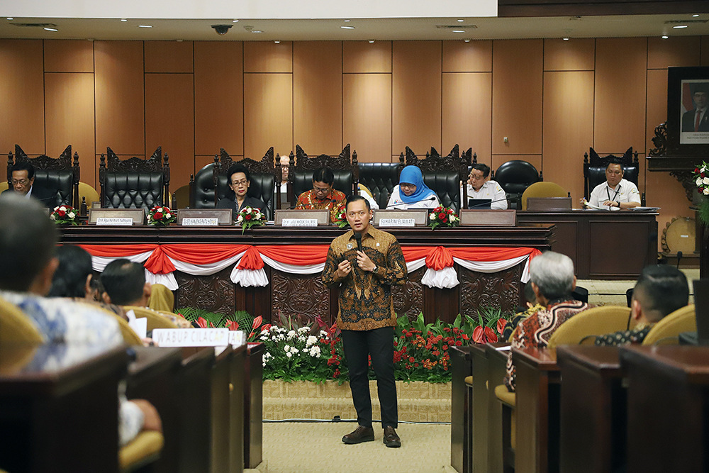 DPD RI Gelar Rakor Bersama Menko Infra Bahas Pembangunan Infrastruktur di Kawasan Daerah Istimewa Yogyakarta Rapat Koordinasi dan Konferensi bertajuk "Pembangunan Infrastruktur di Kawasan Daerah Istimewa Yogyakarta (DIY) dan Jawa Tengah Selatan (Jasela) untuk meningkatkan Pertumbuhan Ekonomi dan Ketahanan Pangan". (BeritaNasional/Elvis Sendouw)
