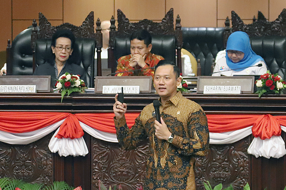 DPD RI Gelar Rakor Bersama Menko Infra Bahas Pembangunan Infrastruktur di Kawasan Daerah Istimewa Yogyakarta Rapat Koordinasi dan Konferensi bertajuk "Pembangunan Infrastruktur di Kawasan Daerah Istimewa Yogyakarta (DIY) dan Jawa Tengah Selatan (Jasela) untuk meningkatkan Pertumbuhan Ekonomi dan Ketahanan Pangan". (BeritaNasional/Elvis Sendouw)