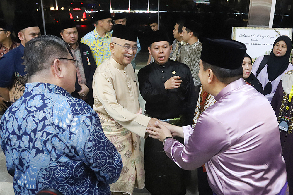 Ketua DPD RI Sultan Bachtiar Najamudin didampingi tokoh Melayu terkemuka mengadakan Welcome Dinner  Konvensyen DMDI. (BeritaNasional/Elvis Sendouw)