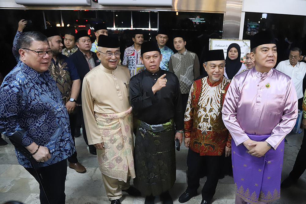 Ketua DPD RI Sultan Bachtiar Najamudin didampingi tokoh Melayu terkemuka mengadakan Welcome Dinner  Konvensyen DMDI. (BeritaNasional/Elvis Sendouw)