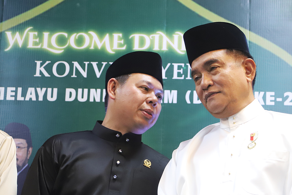 Ketua DPD RI Sultan Bachtiar Najamudin didampingi tokoh Melayu terkemuka mengadakan Welcome Dinner  Konvensyen DMDI. (BeritaNasional/Elvis Sendouw)