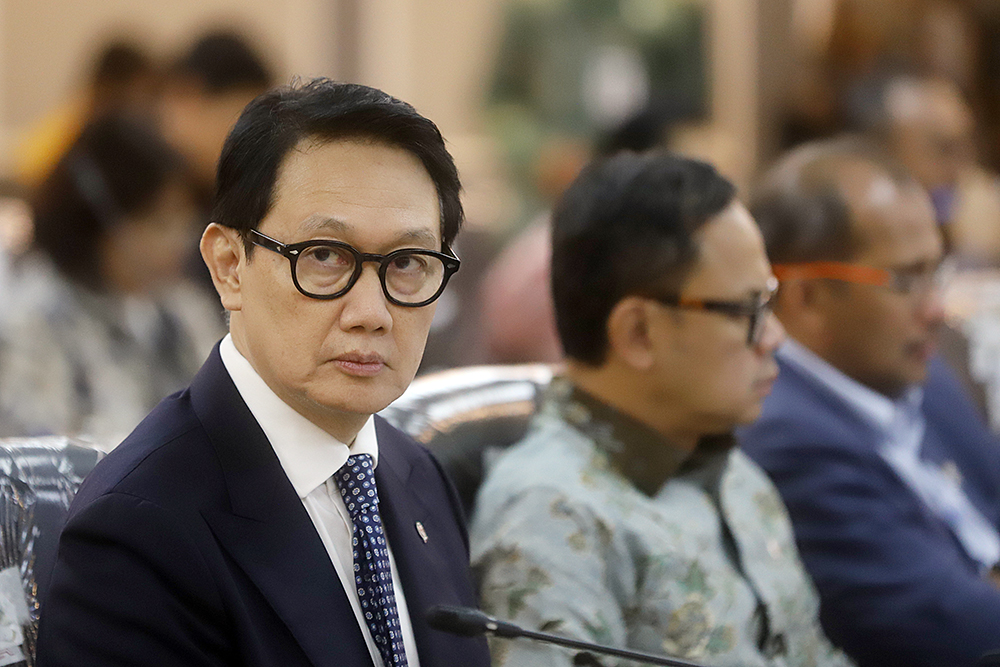 Ketua Tim Kerja RUU Daerah Kepulaun DPD Andi Sofyan Hasdam sampaikan pandangan RUU Daerah Kepulauan DPR. (BeritaNasional/Elvis Sendouw)