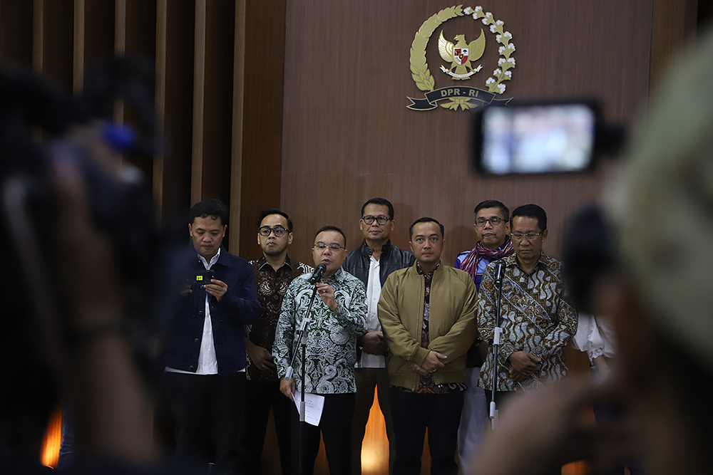 DPR Berikan Pertimbangan dan Persetujuan Abolisi dan Amnesti untuk Hasto Kristiyanto dan Tom Lembong Konferensi pers abolisi Tom Lembong dan amnesti Hasto. (BeritaNasional/Elvis Sendouw)