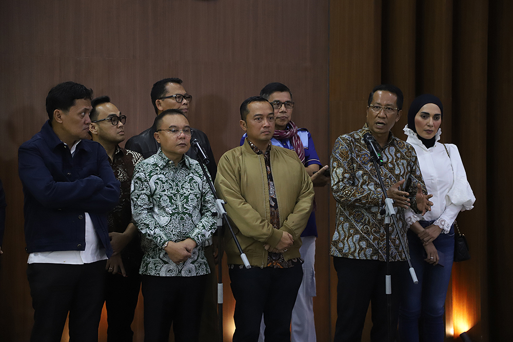 DPR Berikan Pertimbangan dan Persetujuan Abolisi dan Amnesti untuk Hasto Kristiyanto dan Tom Lembong Konferensi pers abolisi Tom Lembong dan amnesti Hasto. (BeritaNasional/Elvis Sendouw)
