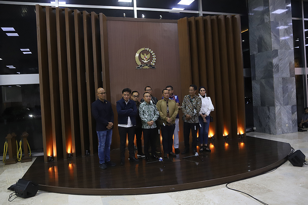 DPR Berikan Pertimbangan dan Persetujuan Abolisi dan Amnesti untuk Hasto Kristiyanto dan Tom Lembong Konferensi pers abolisi Tom Lembong dan amnesti Hasto. (BeritaNasional/Elvis Sendouw)