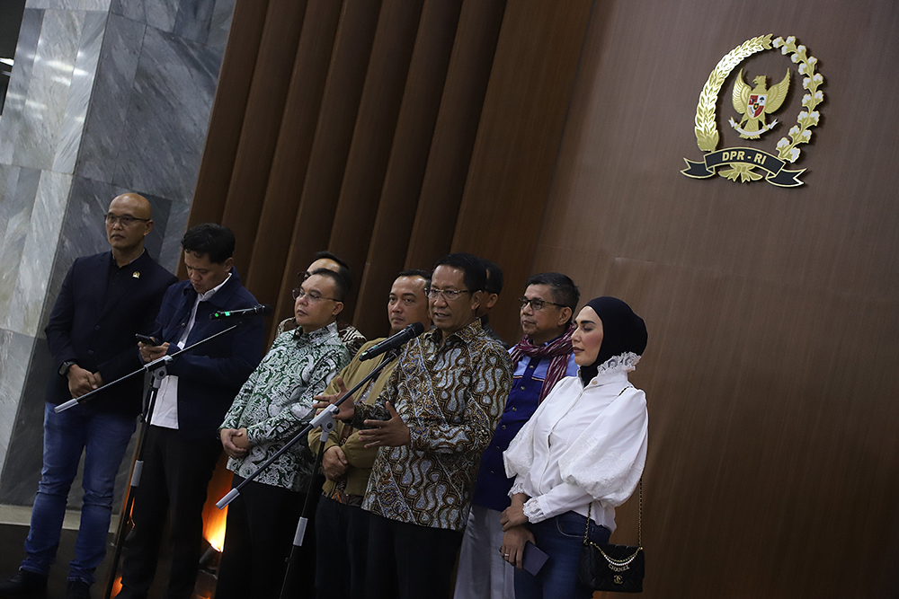 DPR Berikan Pertimbangan dan Persetujuan Abolisi dan Amnesti untuk Hasto Kristiyanto dan Tom Lembong Konferensi pers abolisi Tom Lembong dan amnesti Hasto. (BeritaNasional/Elvis Sendouw)