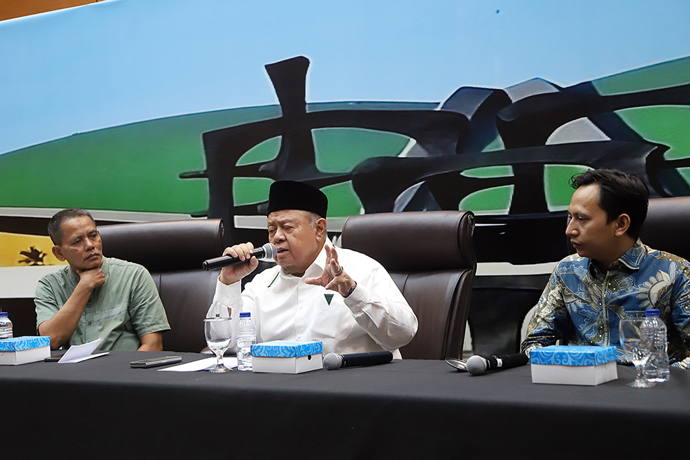 DPR Bersama KWP Gelar Diskusi Bahas Tradisi dan Modernitas Pesantren Dialektika Demokrasi dengan tema “Antara Tradisi dan Modernitas: Mampukah Pesantren Bertahan di Tengah Gempuran Globalisasi?”. (BeritaNasional/Elvis Sendouw)
