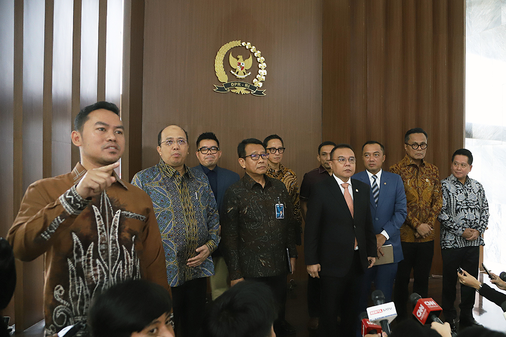 Dewan Perwakilan Rakyat (DPR) melakukan pertemuan dengan Himbara sinergi untuk evaluasi perkembangan sektor perbankan. (BeritaNasional/Elvis Sendouw)
