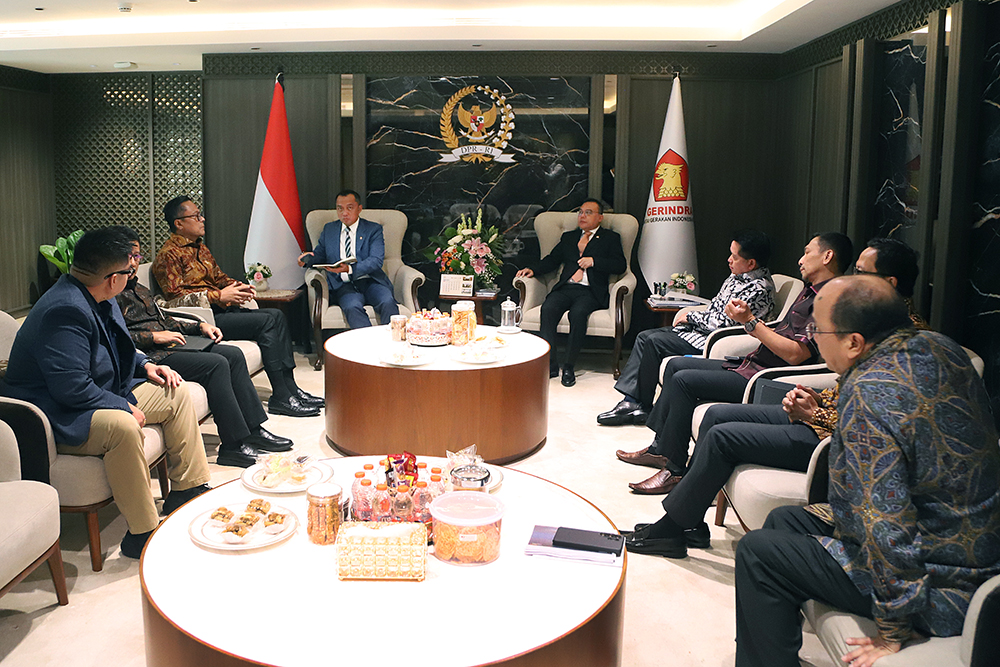 Dewan Perwakilan Rakyat (DPR) melakukan pertemuan dengan Himbara sinergi untuk evaluasi perkembangan sektor perbankan. (BeritaNasional/Elvis Sendouw)