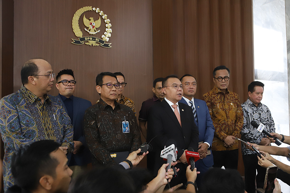 Dewan Perwakilan Rakyat (DPR) melakukan pertemuan dengan Himbara sinergi untuk evaluasi perkembangan sektor perbankan. (BeritaNasional/Elvis Sendouw)