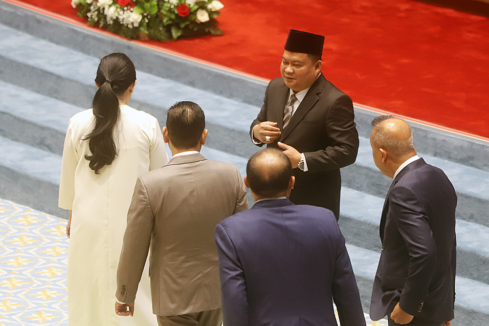 DPR melantik Bias Layar sebagai anggota DPR Fraksi Golkar. (BeritaNasional/Elvis Sendouw)