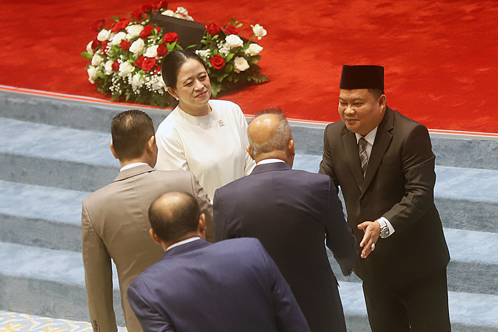 DPR melantik Bias Layar sebagai anggota DPR Fraksi Golkar. (BeritaNasional/Elvis Sendouw)